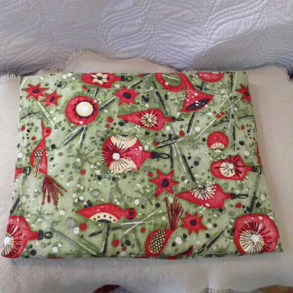 VTG 60/70's Handmade MCM Christmas Tablecloth; 54" x 68", Charming, Cottagecore - Picture 3 of 3
